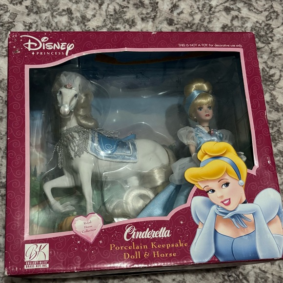 RARE Vintage Disney princess Cinderella and horse porcelain keepsake